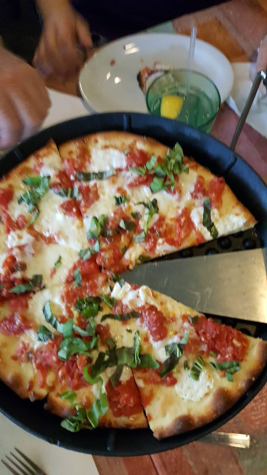 Papa Dans Pizza & Pasta | restaurant | 73131 Country Club Dr, Palm Desert, CA 92260, USA | 7605683267 OR +1 760-568-3267