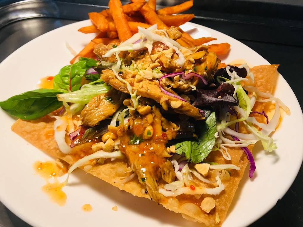 Rolling Chefs - American Fusion QSR | restaurant | 107 N Forest Ave, Hartwell, GA 30643, USA | 7069889955 OR +1 706-988-9955