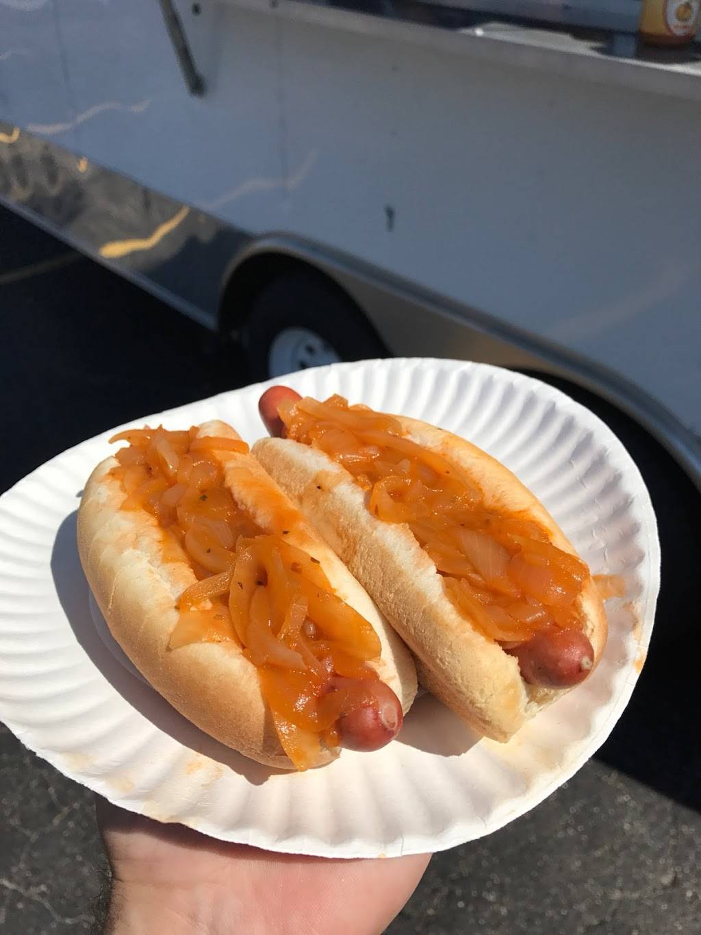 Charlies Legendary Hot Dogs & Onions LLC | restaurant | 16 Lowell Ave, Islip Terrace, NY 11752, USA | 6316173480 OR +1 631-617-3480