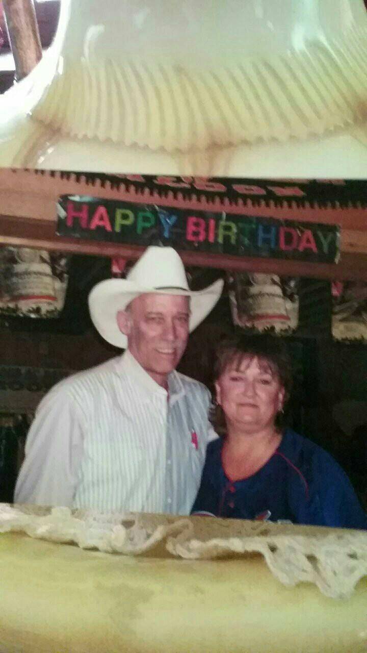 Sadies General Store & Restaurant | restaurant | 38 W Cumberland St, Martinsville, IL 62442, USA | 2173823004 OR +1 217-382-3004