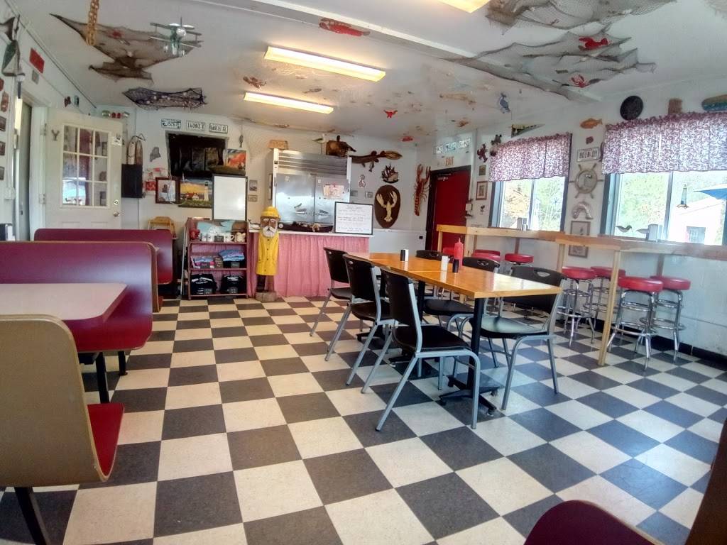 Hollands Maine Attraction | restaurant | 154 Mashapaug Rd, Holland, MA 01521, USA | 4132456043 OR +1 413-245-6043
