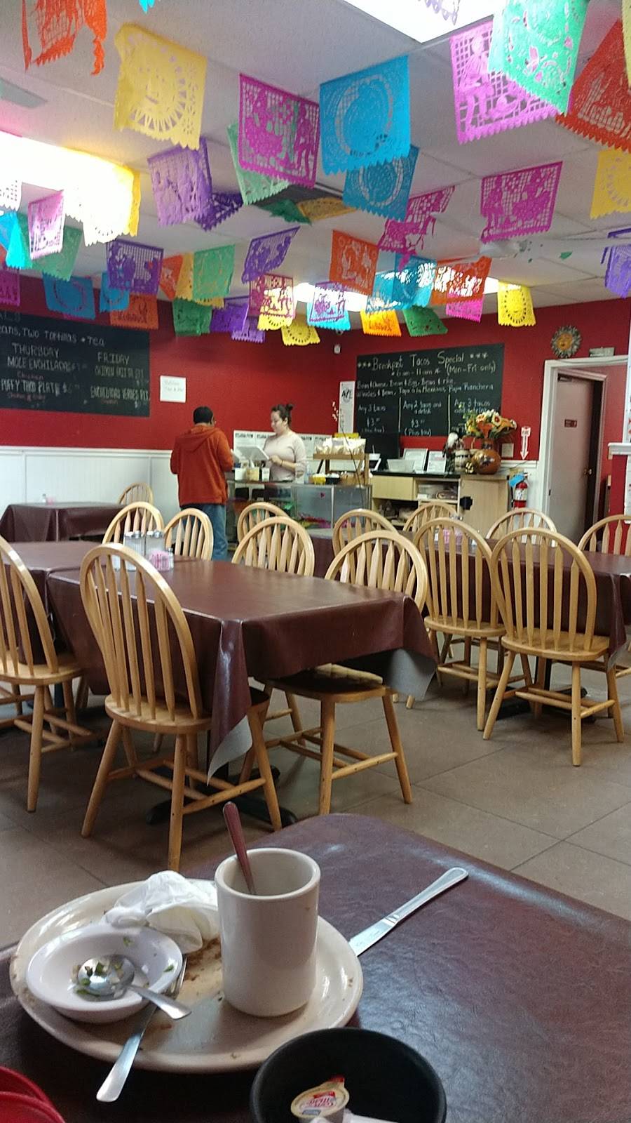 La Media Luna Cafe | restaurant | 12317 Wetmore Rd, San Antonio, TX 78247, USA | 2105454775 OR +1 210-545-4775