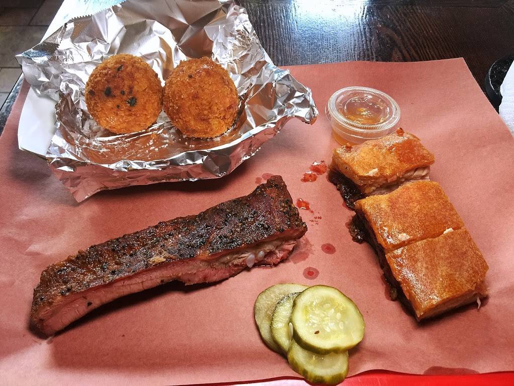 Mikes BBQ | restaurant | 1703 S 11th St, Philadelphia, PA 19148, USA | 2678312040 OR +1 267-831-2040