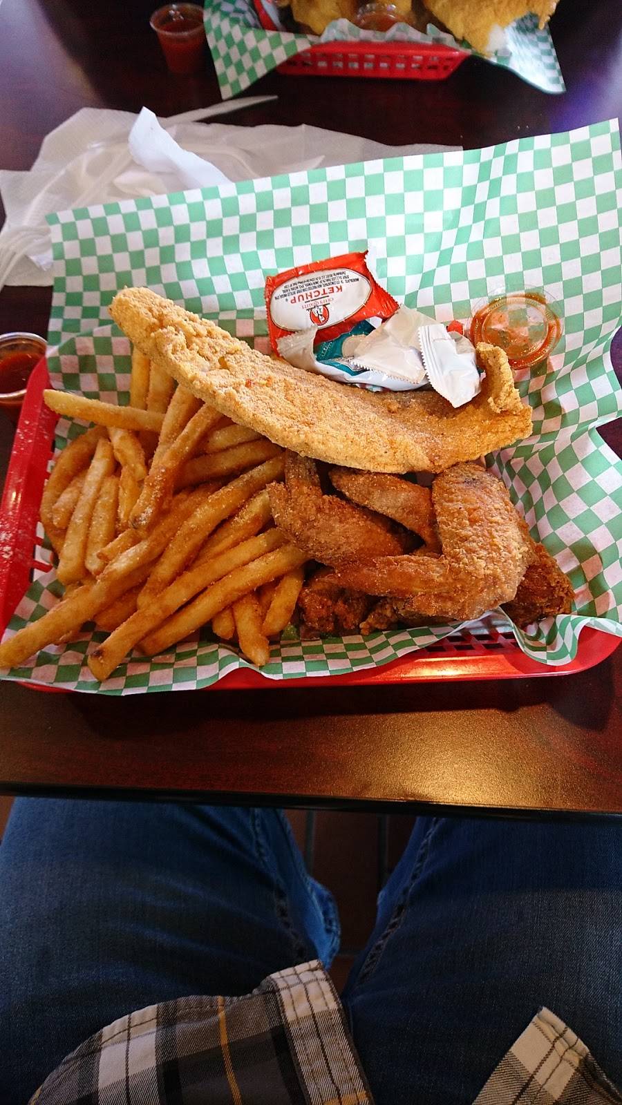 Captain Hook Fish & Chicken | restaurant | 7100 Bass Lake Rd, New Hope, MN 55428, USA | 7633259275 OR +1 763-325-9275