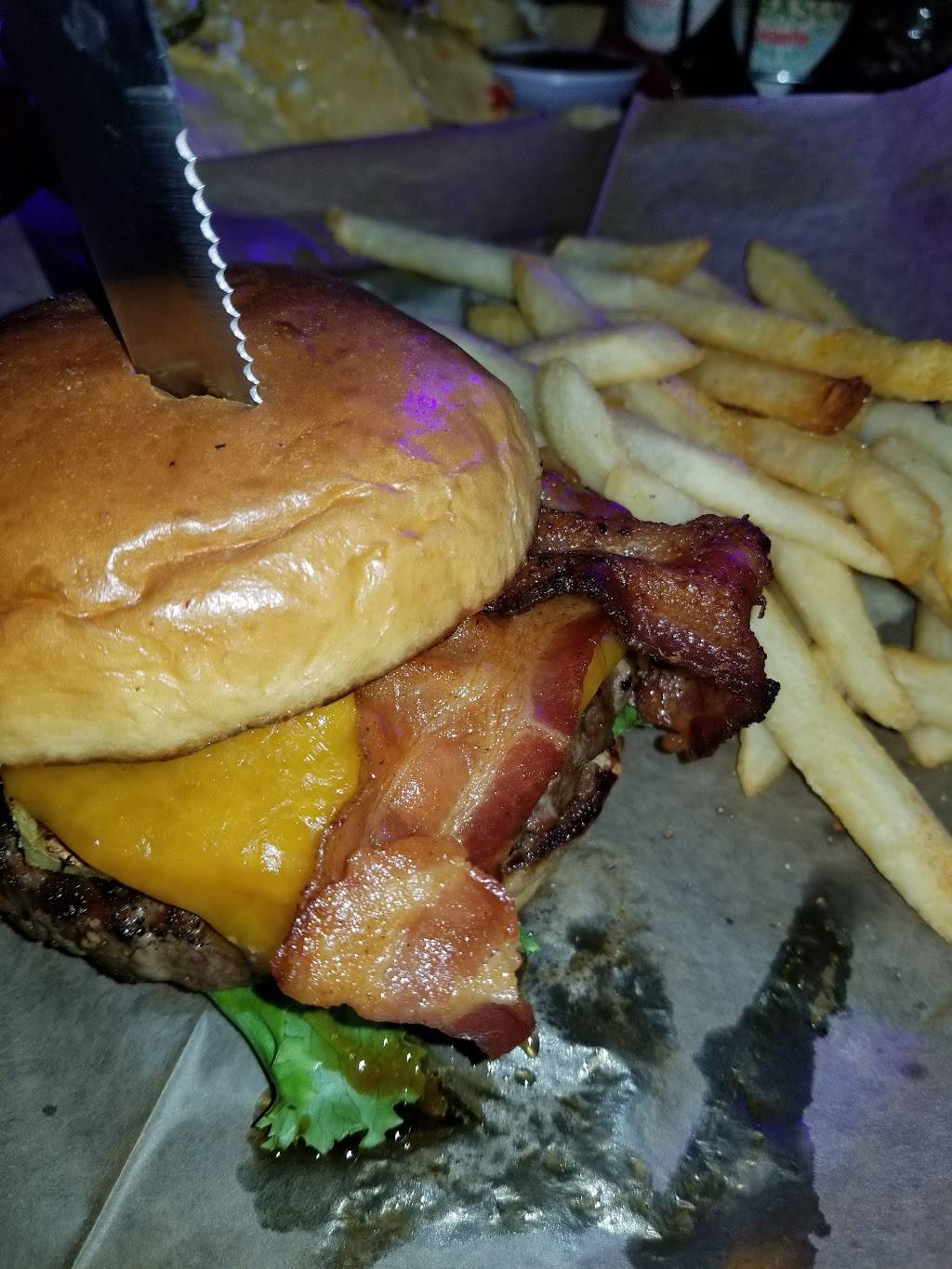 Hamburger Marys Brandon | restaurant | 2016 Town Center Blvd, Brandon, FL 33511, USA | 8136432110 OR +1 813-643-2110