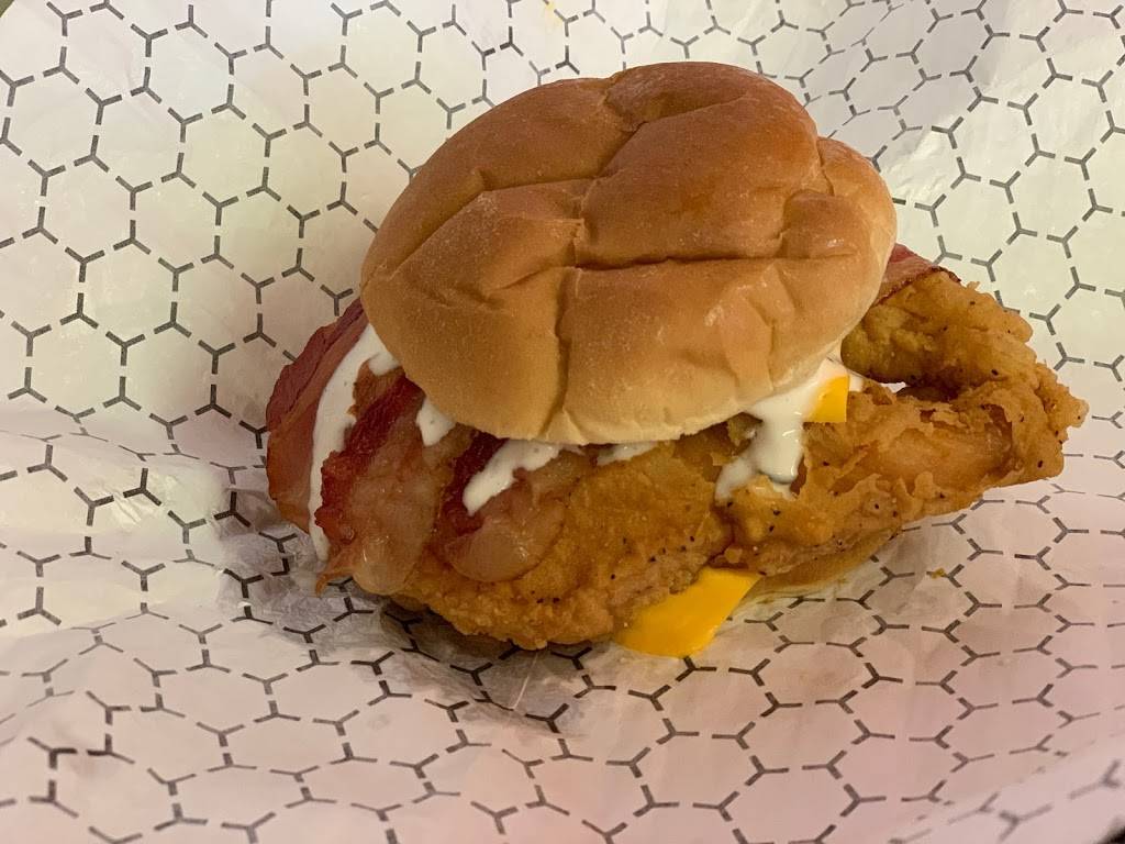 Big Chic | restaurant | 590 Macon St, McDonough, GA 30253, USA | 7709571329 OR +1 770-957-1329