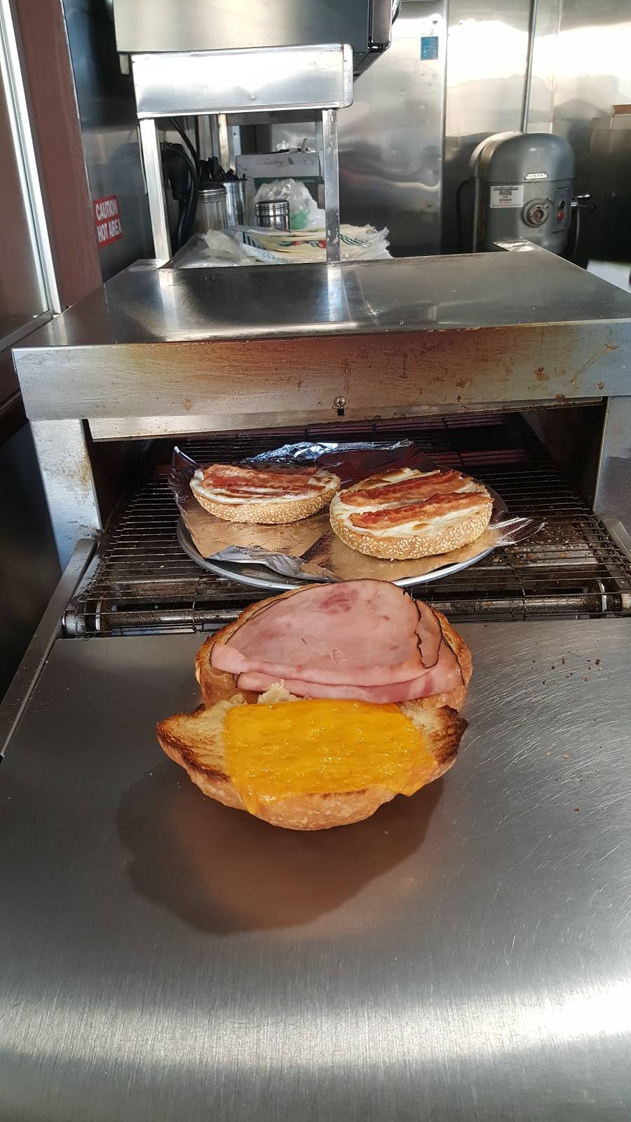 Winchells Donut House | cafe | 439 Orange Grove Blvd, Pasadena, CA 91104, USA | 6267441863 OR +1 626-744-1863