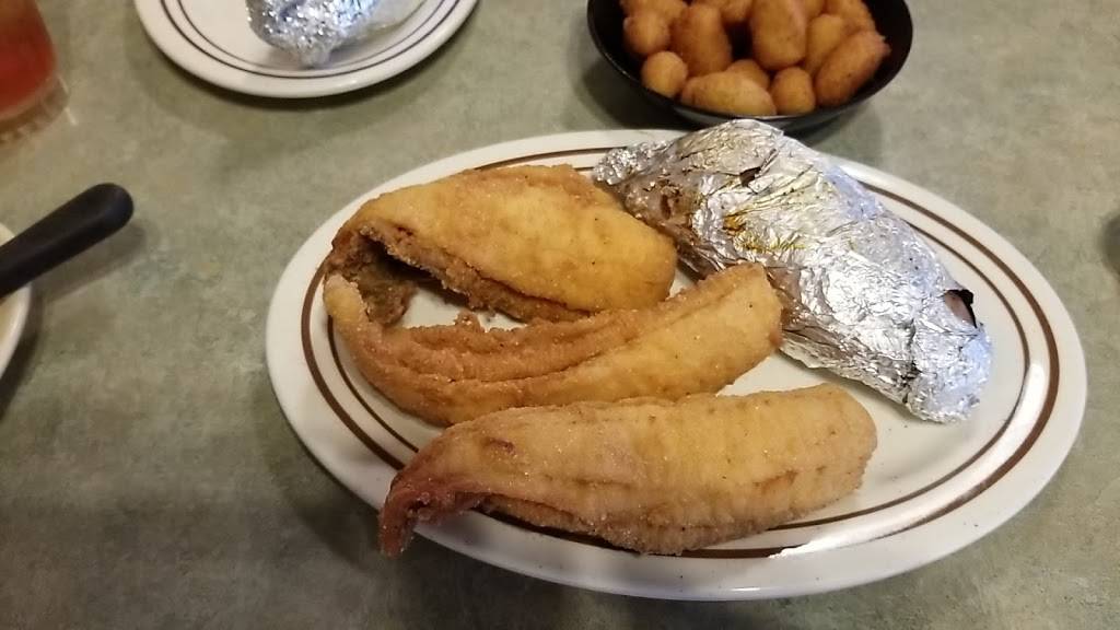 The Captains Cap | restaurant | 670 Park St, Belmont, NC 28012, USA | 7048254103 OR +1 704-825-4103