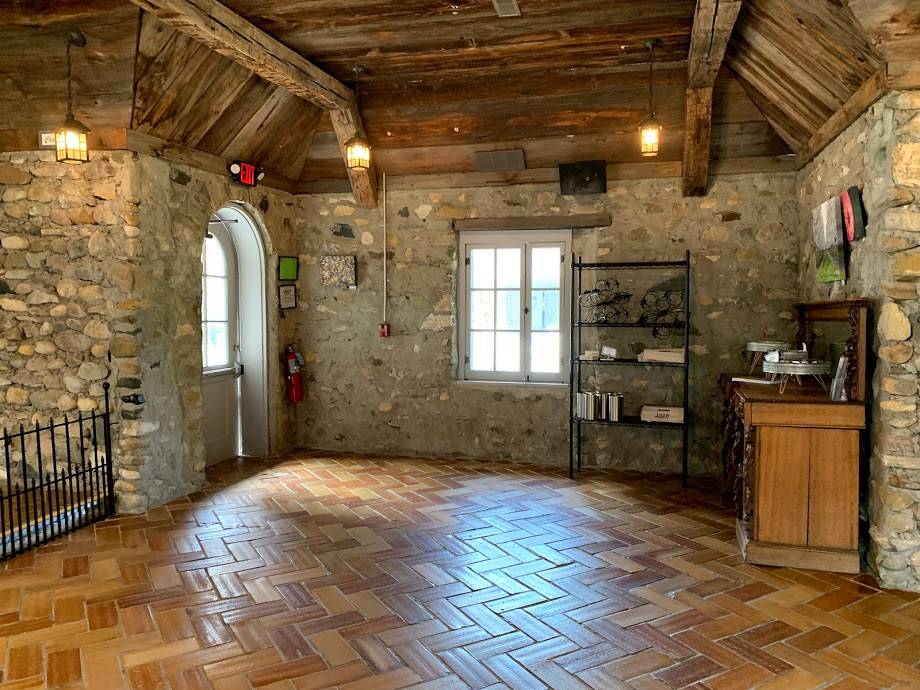 1918 Cellars Tasting Room & Bistro | restaurant | 5052 M-66, Charlevoix, MI 49720, USA | 2312370884 OR +1 231-237-0884