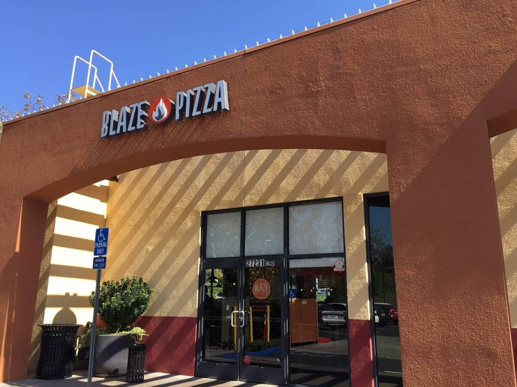Blaze Pizza | meal takeaway | 27231 La Paz Rd, Laguna Niguel, CA 92677, USA | 9493586577 OR +1 949-358-6577