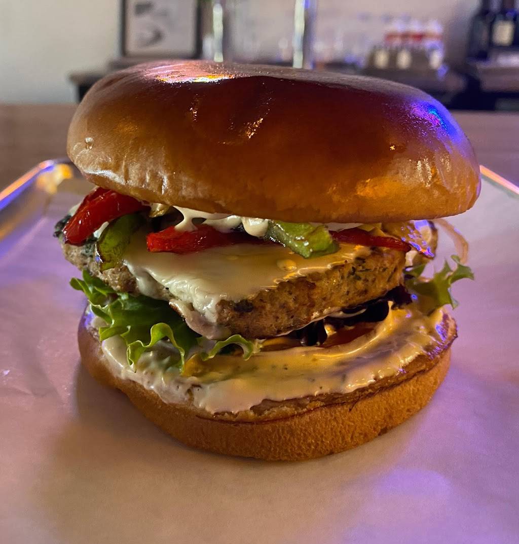 101 BBQ Hut | restaurant | 1610 Thousand Oaks Blvd Suite C, Thousand Oaks, CA 91360, USA | 8053714555 OR +1 805-371-4555