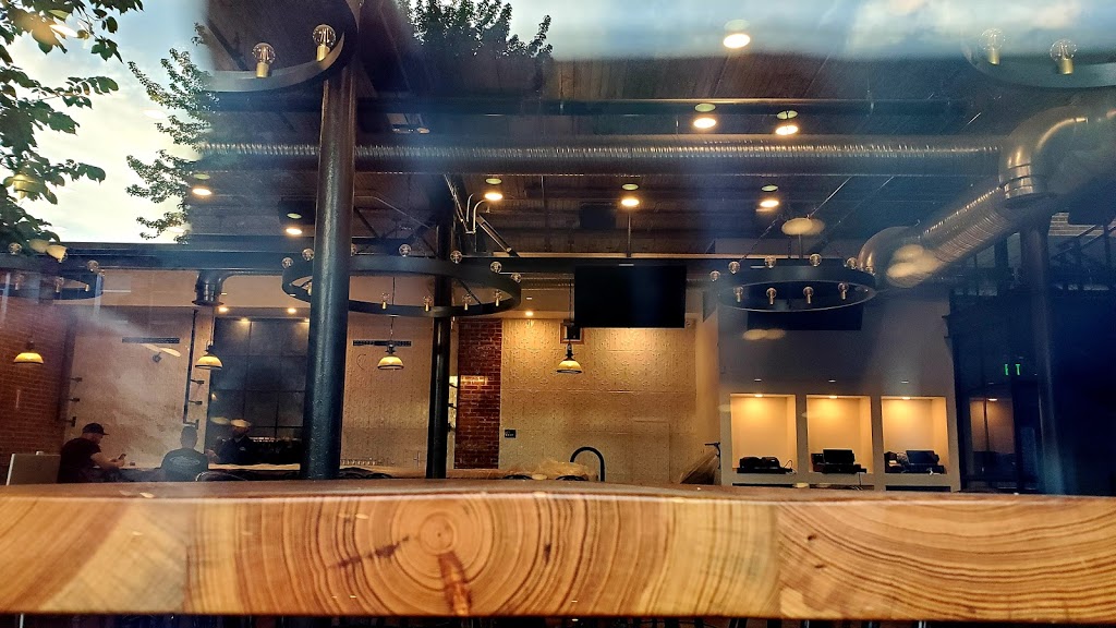 Guilford Hall Brewery | restaurant | 1611 Guilford Ave, Baltimore, MD 21202, USA | 4106170136 OR +1 410-617-0136