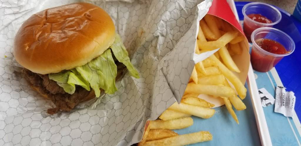 Wendys | restaurant | 1000 W Walnut Hill Ln, Irving, TX 75038, USA | 9726395125 OR +1 972-639-5125