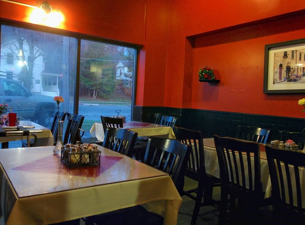 Manhattan Pizza Co | restaurant | 490 Main St, Great Barrington, MA 01230, USA | 4135282550 OR +1 413-528-2550