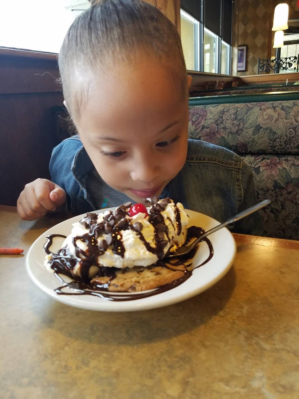 Perkins Restaurant & Bakery | restaurant | 50 Princeton Hightstown Rd, East Windsor, NJ 08520, USA | 6094430722 OR +1 609-443-0722