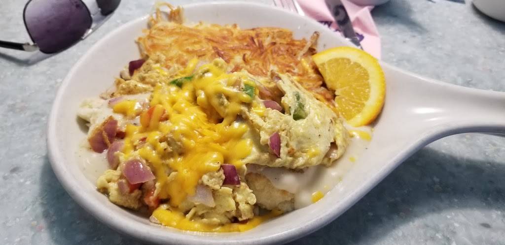 Country Waffles | restaurant | 2323 Midway Dr, San Diego, CA 92110, USA | 6192232225 OR +1 619-223-2225