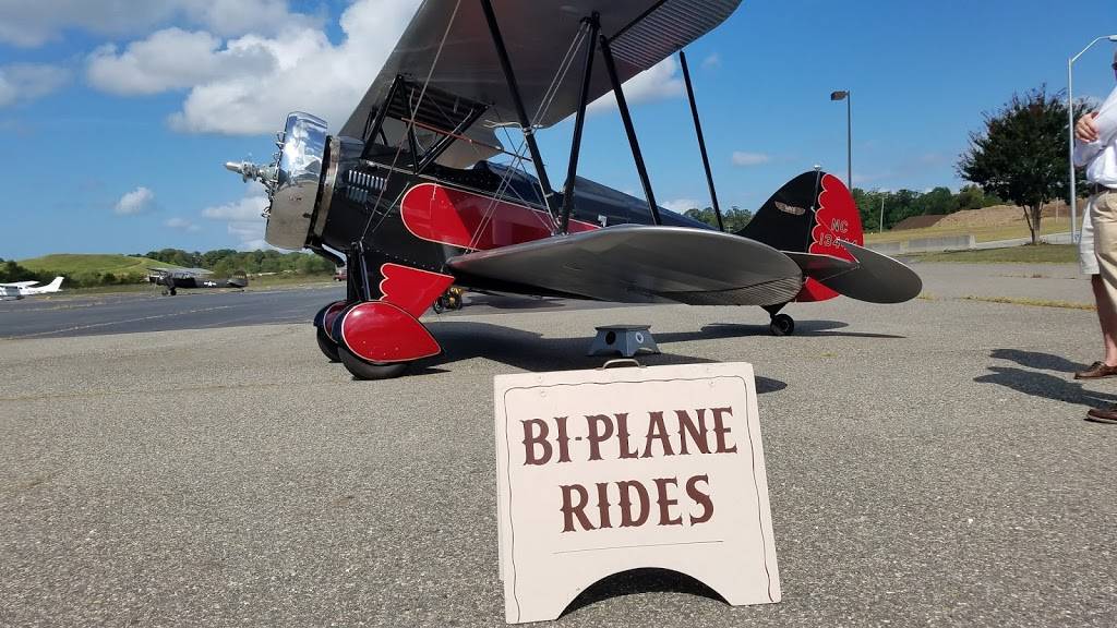 Charlys Airport Restaurant | restaurant | 100 Marclay Dr, Williamsburg, VA 23185, USA | 7572580034 OR +1 757-258-0034