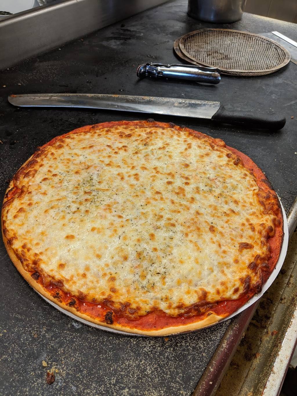 Lucanos Pizza & Catering | meal delivery | 2950 Ogden Ave, Lisle, IL 60532, USA | 6303057400 OR +1 630-305-7400