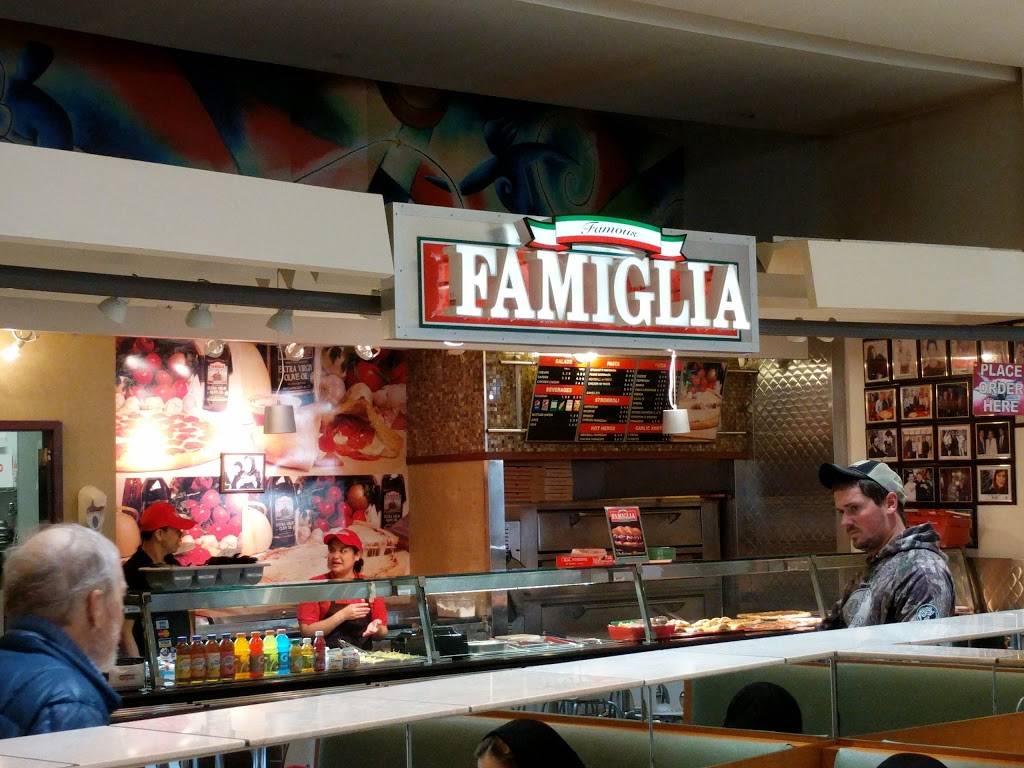 Famous Famiglia pizzeria | restaurant | Tysons Corner Mall, 1961 Chain Bridge Rd, McLean, VA 22102, USA | 7032883433 OR +1 703-288-3433