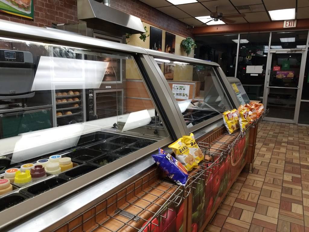 Subway | restaurant | 849 Bandera Rd, San Antonio, TX 78228, USA | 2104327827 OR +1 210-432-7827