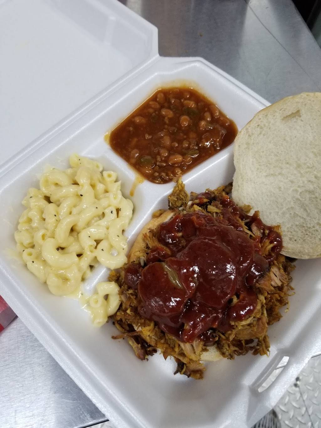 Lil Smokeys BBQ | restaurant | 8678 AL-50, Dadeville, AL 36853, USA | 3345303959 OR +1 334-530-3959