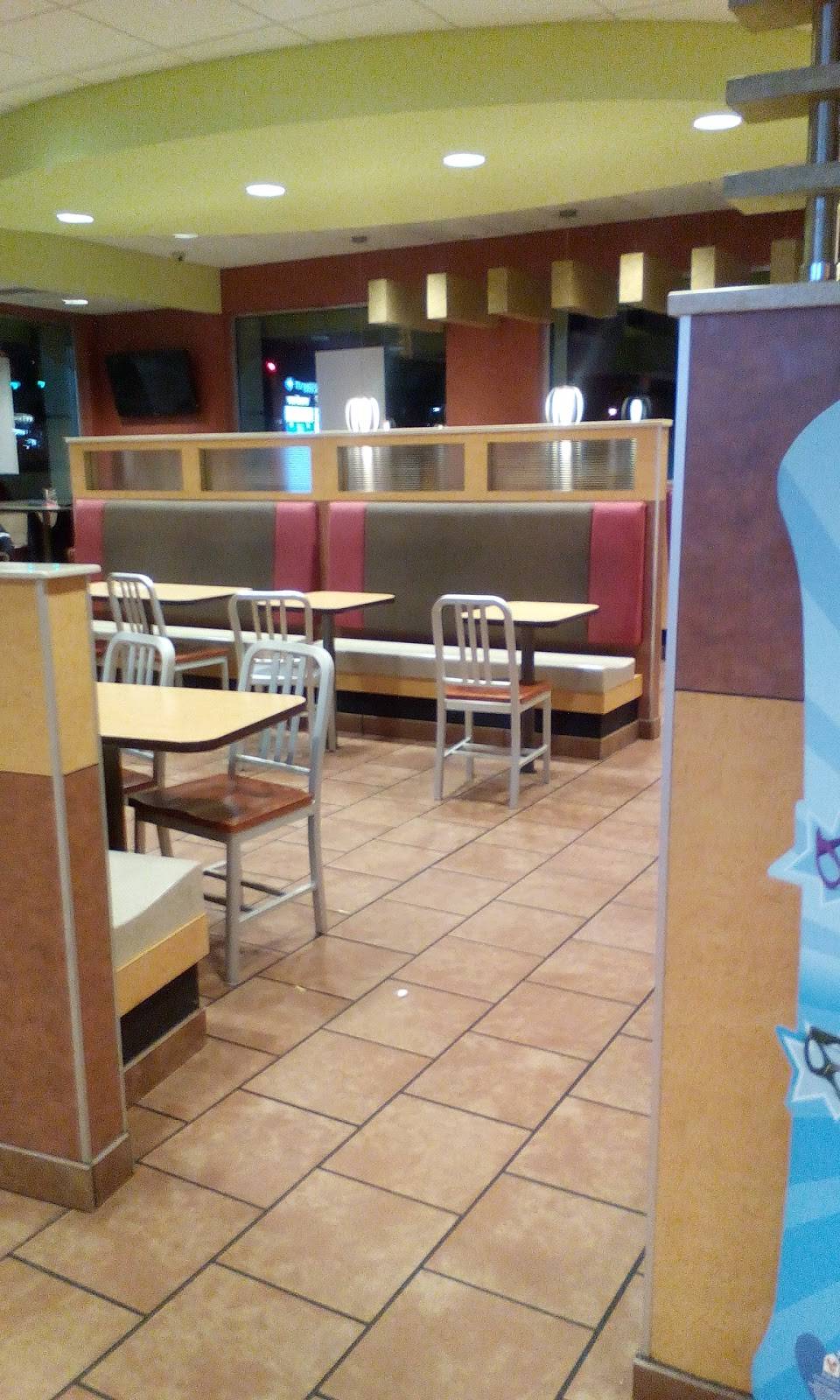 McDonalds | cafe | Three Springs Dr, Weirton, WV 26062, USA | 3047232680 OR +1 304-723-2680