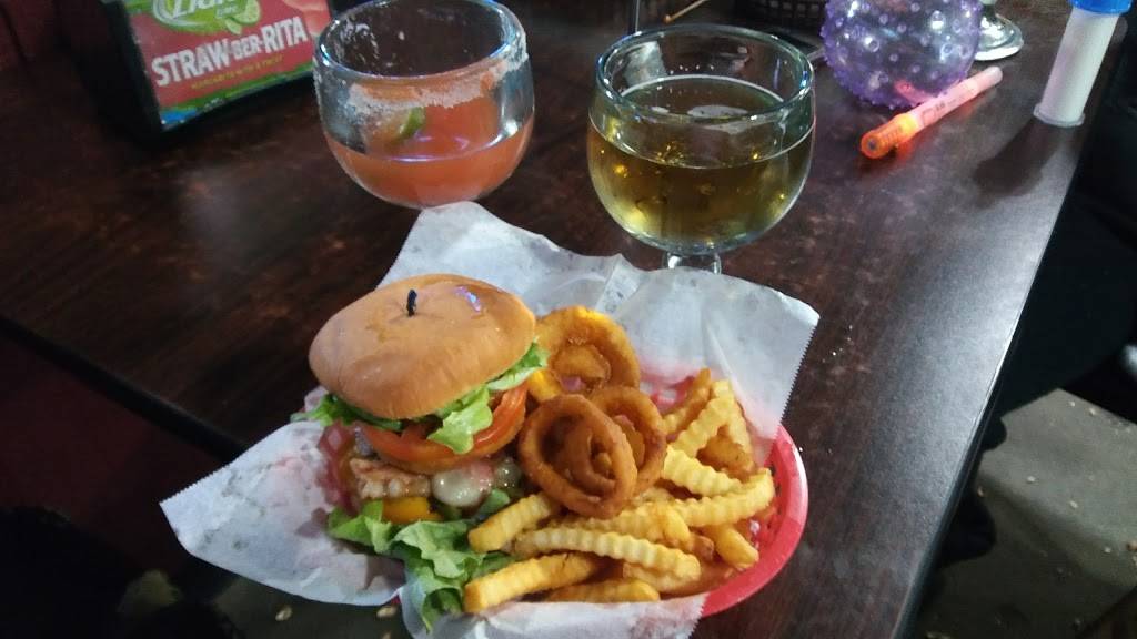 Schooners Burgers N Beer | restaurant | 1280 E Washington St # 4, Colton, CA 92324, USA | 9097775049 OR +1 909-777-5049