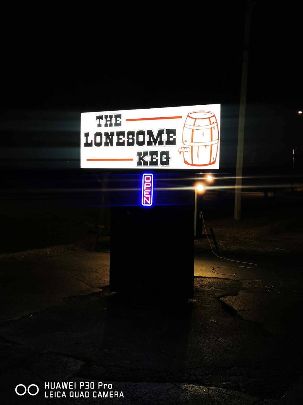 The Lonesome Keg | restaurant | 201 E Romeo Rd, Romeoville, IL 60446, USA | 8155243566 OR +1 815-524-3566