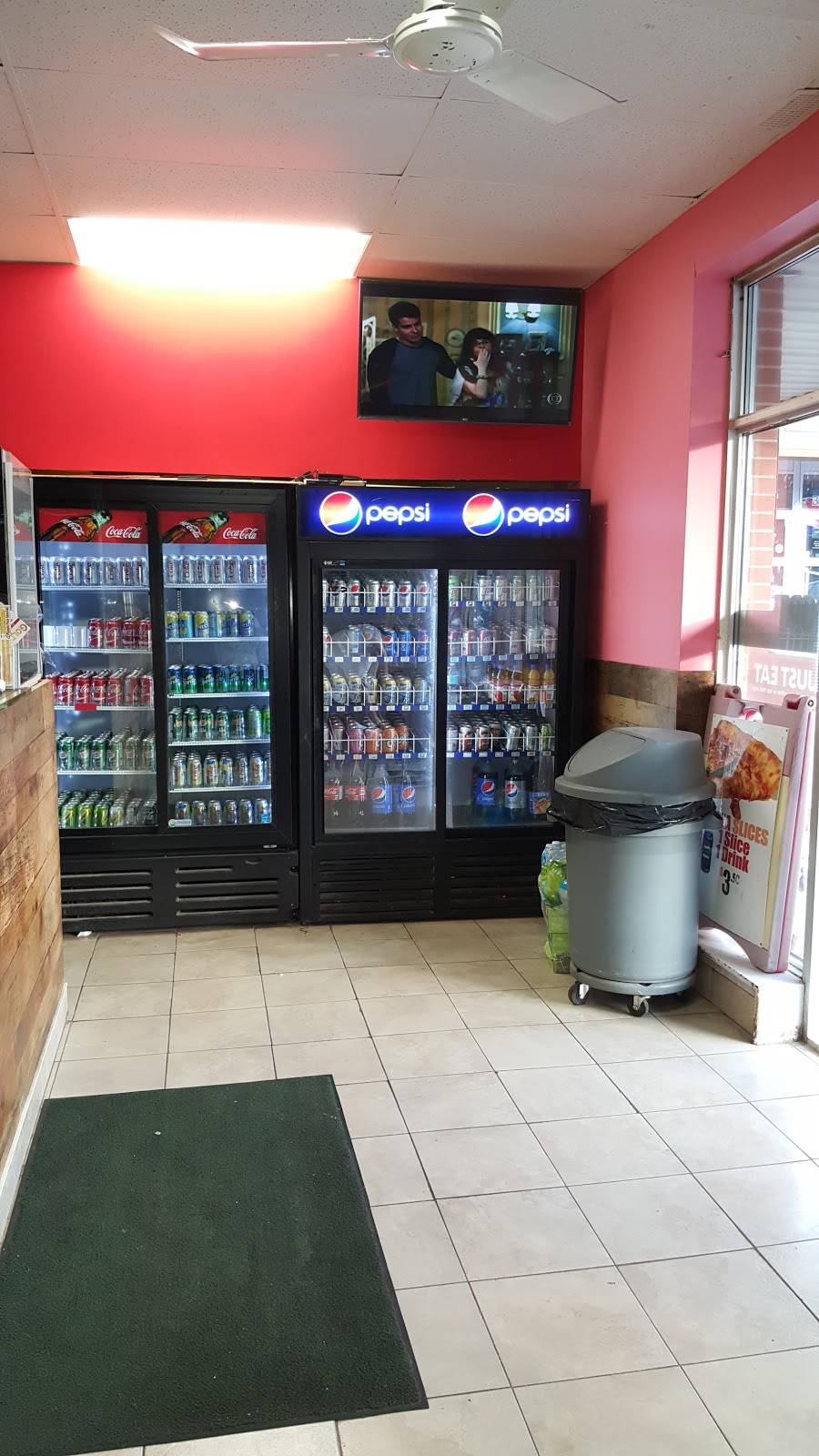 Golden Crust Pizzeria | restaurant | 293 St Laurent Blvd, Ottawa, ON K1K 2Z3, Canada | 6137412323 OR +1 613-741-2323