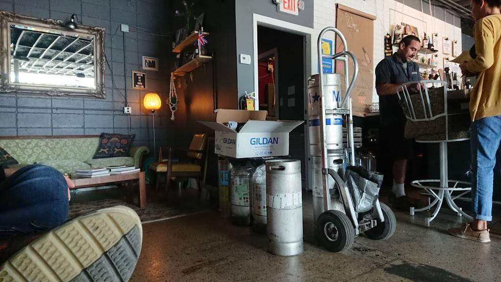 Hawthorne Bottle Shoppe | restaurant | 2927 Central Ave, St. Petersburg, FL 33713, USA | 7278002810 OR +1 727-800-2810