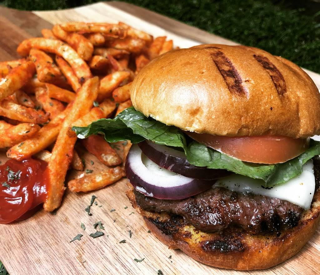 Switz Sports Bar and Lounge | restaurant | 899 M.L.K. Jr Dr NW, Atlanta, GA 30314, USA | 4044348087 OR +1 404-434-8087