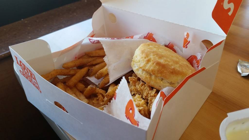 Popeyes Louisiana Kitchen | restaurant | 1636 Grand Ave, Baldwin, NY 11510, USA | 5163772940 OR +1 516-377-2940