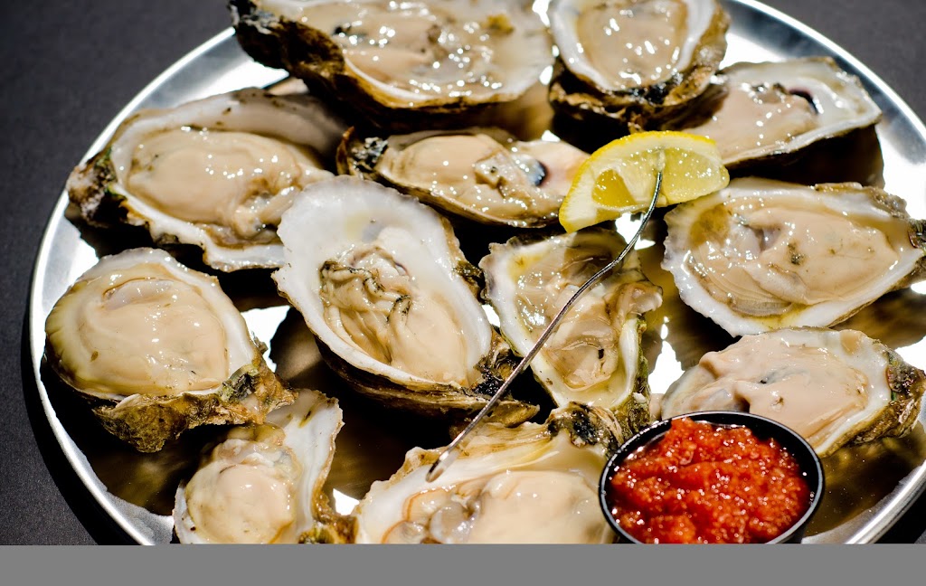 OQuigleys Seafood Steamer & Oyster Sports Bar | restaurant | 34940 Emerald Coast Pkwy #101, Destin, FL 32541, USA | 8508371015 OR +1 850-837-1015