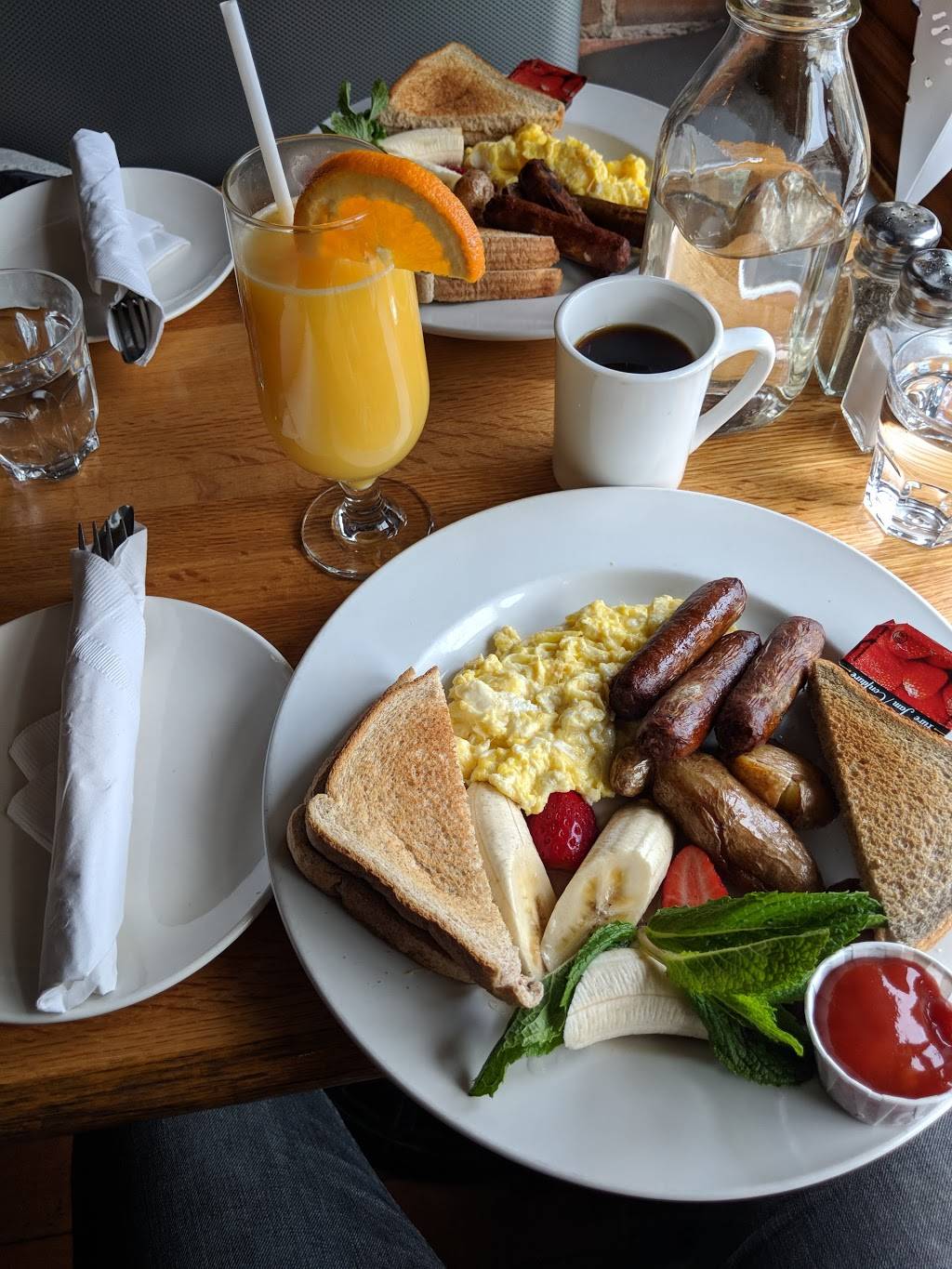 Factory Girl | restaurant | 193 Danforth Ave, Toronto, ON M4K 1N2, Canada | 6473522799 OR +1 647-352-2799