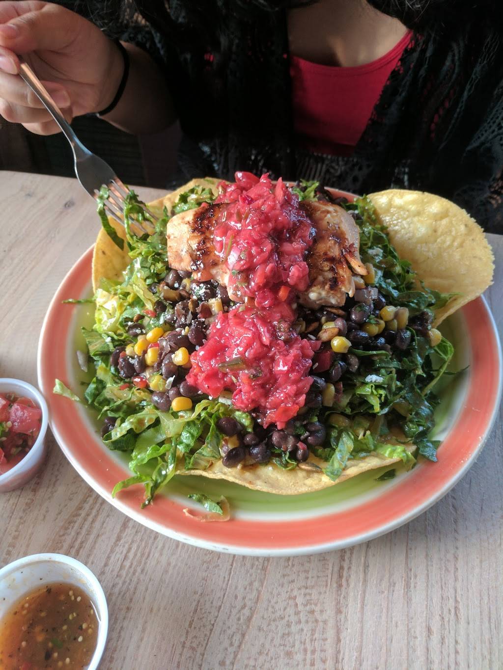 Dos Coyotes Border Cafe | restaurant | 2191 Cowell Blvd, Davis, CA 95618, USA | 5307581400 OR +1 530-758-1400