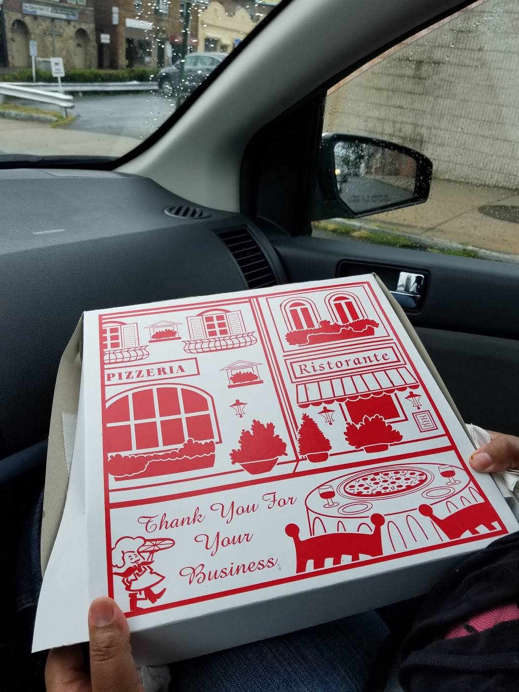 Robertos Pizza & Pasta | restaurant | 102 Drake Ave, New Rochelle, NY 10805, USA | 9146540960 OR +1 914-654-0960