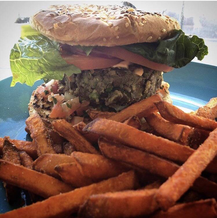 Fusion Juice Bar | restaurant | 34-2 36th Ave, Astoria, NY 11106, USA | 3477384024 OR +1 347-738-4024