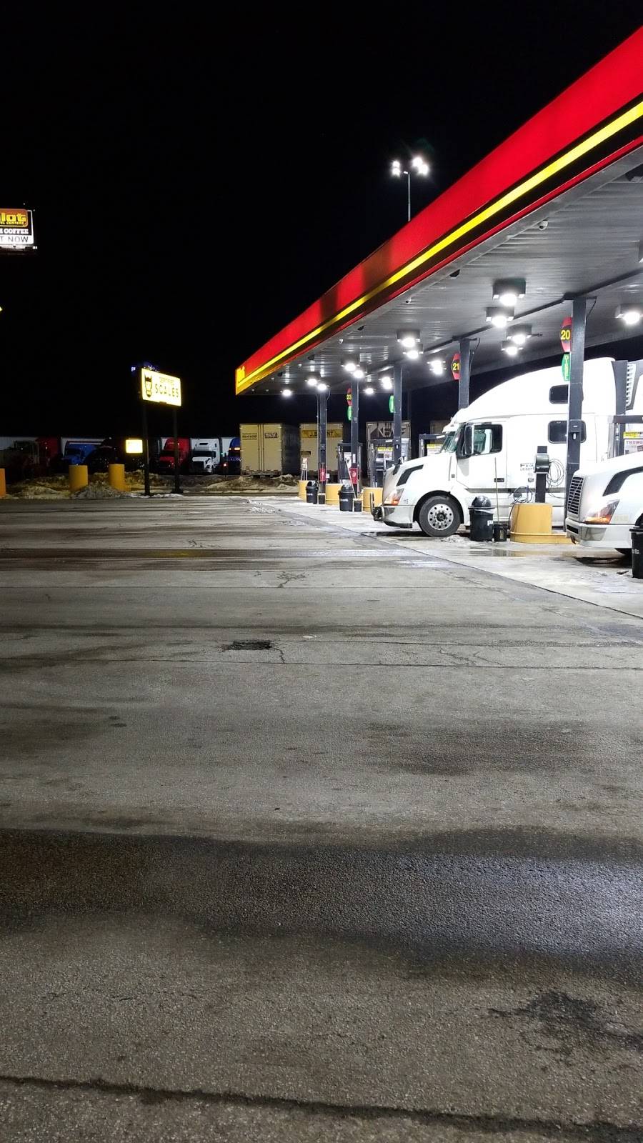 Pilot Travel Center | restaurant | 8035 Perry Hwy, Erie, PA 16509, USA | 8148648536 OR +1 814-864-8536