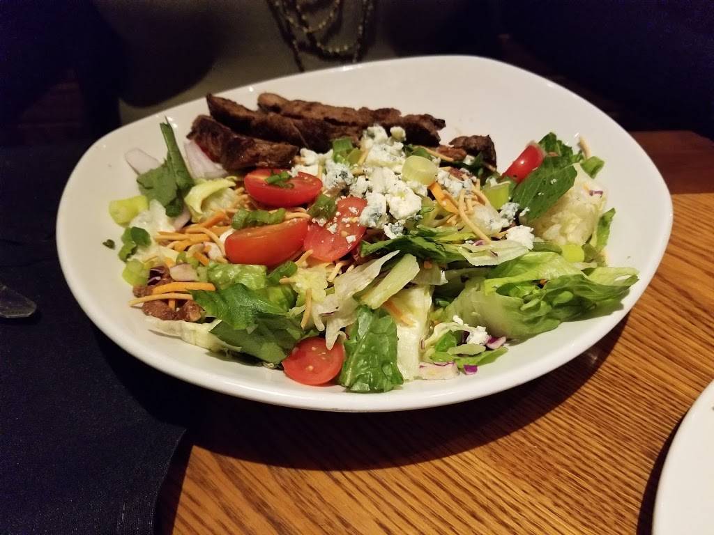 Outback Steakhouse | restaurant | 325 Main St, Holbrook, NY 11741, USA | 6315850404 OR +1 631-585-0404