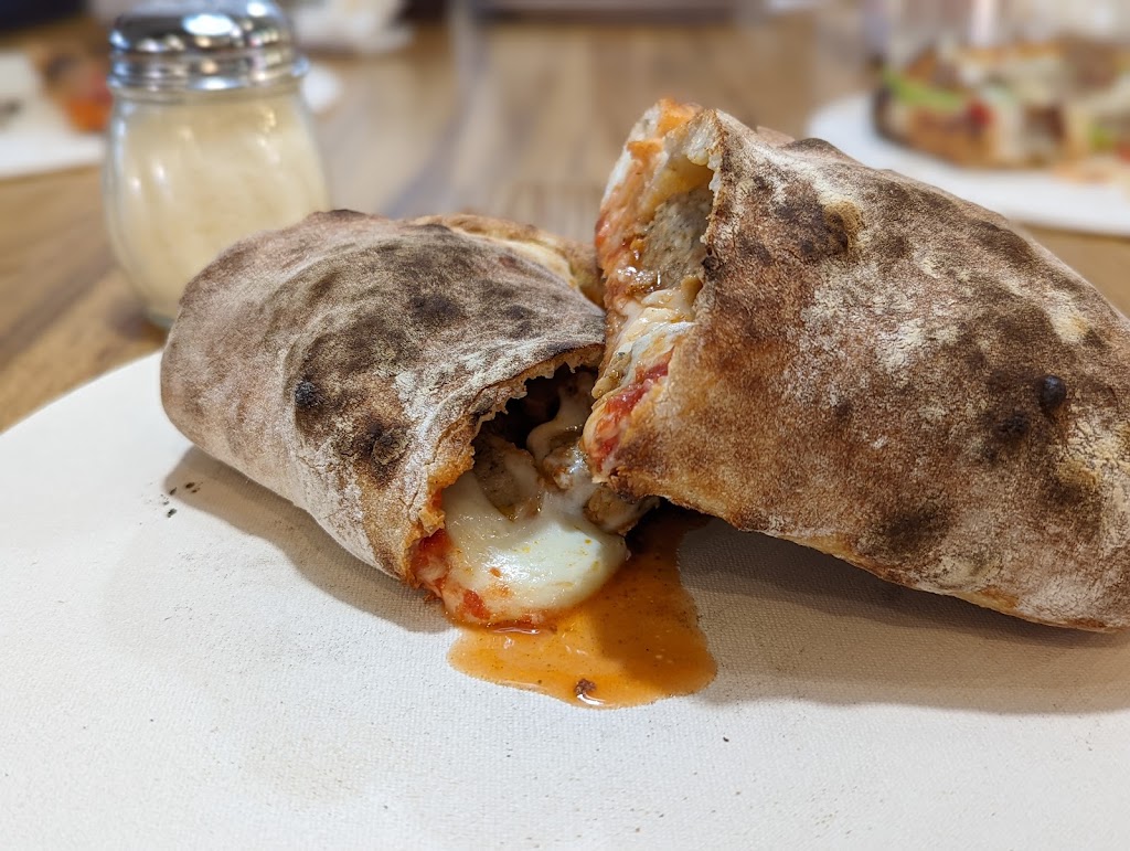 Riverfront Pizza | restaurant | 17530 W Bluemound Rd, Brookfield, WI 53045, USA | 2626061040 OR +1 262-606-1040