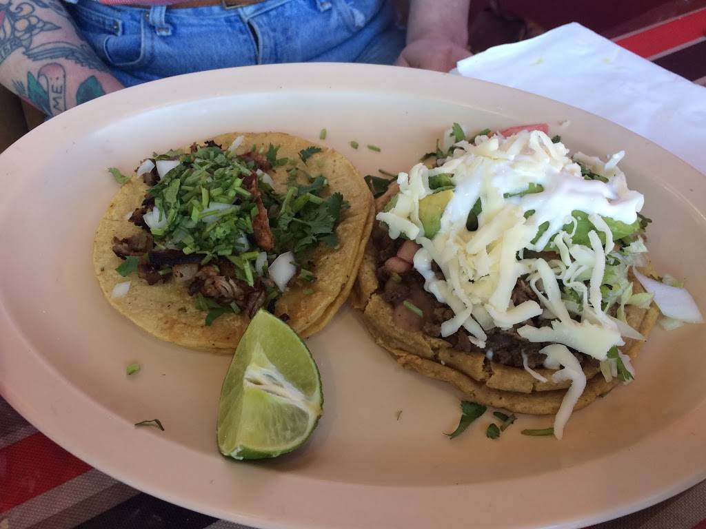 El Paisano Tacos | meal takeaway | 2429 W Division St, Chicago, IL 60622, USA | 7732921002 OR +1 773-292-1002