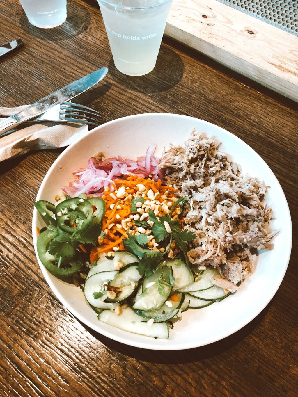 Modern Market Eatery | restaurant | 7949 Walnut Hill Ln Suite 110, Dallas, TX 75230, USA | 8665843944 OR +1 866-584-3944