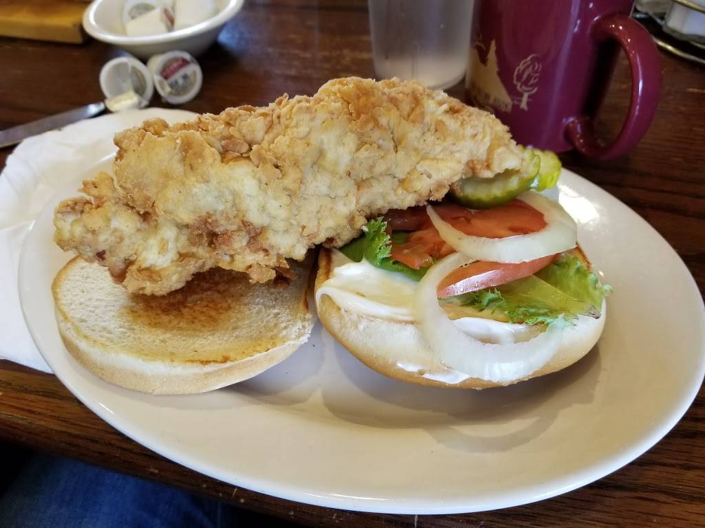 Crossroads Family Restaurant | restaurant | 615 US-50, Versailles, IN 47042, USA | 8126893000 OR +1 812-689-3000