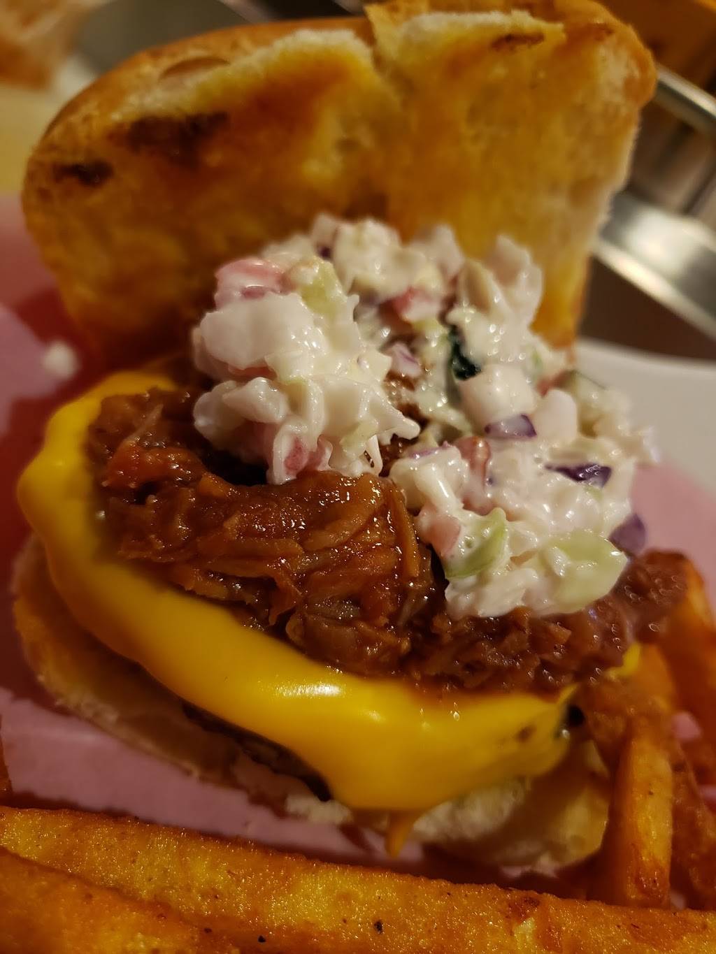 Pinky’s Bar and Grill | restaurant | 2123 N 15th St, Sheboygan, WI 53081, USA | 9207836605 OR +1 920-783-6605