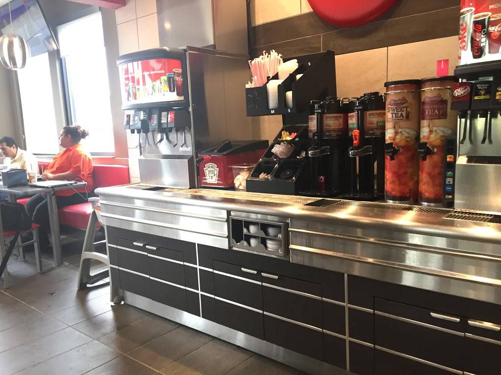 Hardees | restaurant | 7508 Brandt Pike, Huber Heights, OH 45424, USA | 9372361204 OR +1 937-236-1204