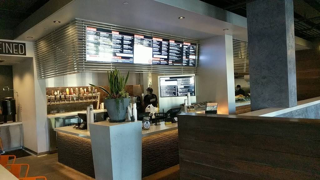 The Stand | restaurant | 19600 Plummer St #700, Northridge, CA 91324, USA | 8187093820 OR +1 818-709-3820