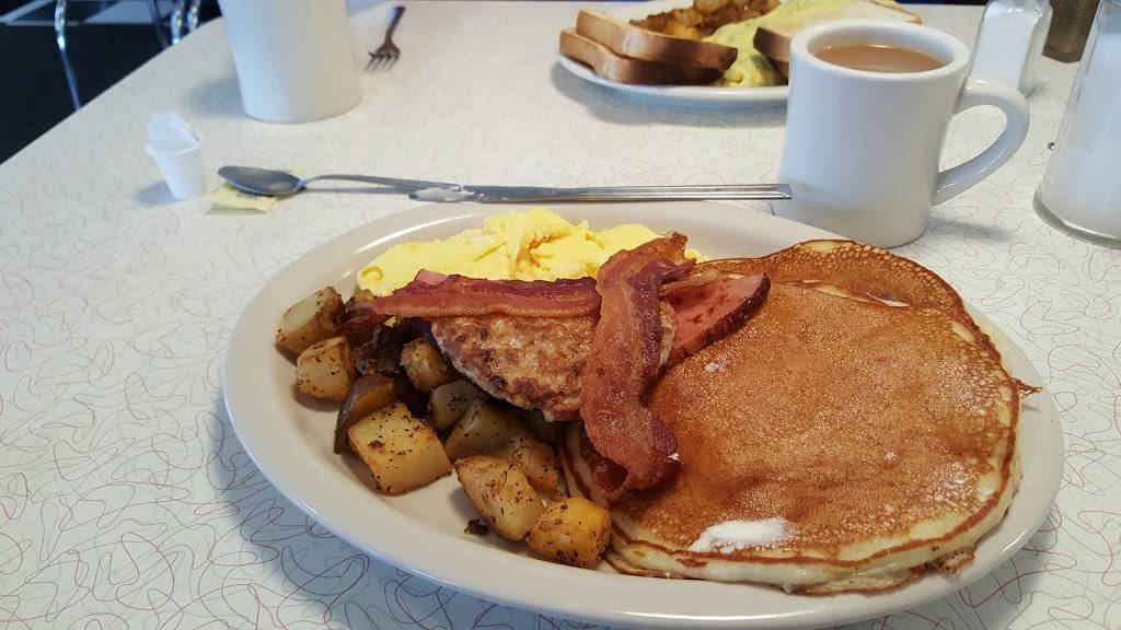 Fast Eddies Diner | restaurant | 320 Lafayette Rd, Hampton, NH 03842, USA | 6039262314 OR +1 603-926-2314