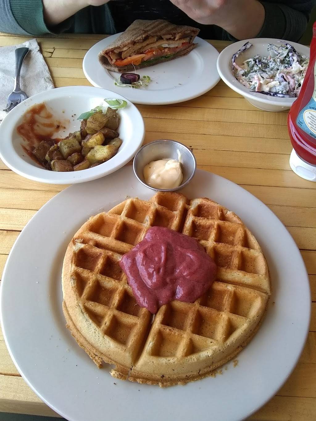 Portias Diner | restaurant | 3269 N High St, Columbus, OH 43202, USA | 6149727130 OR +1 614-972-7130