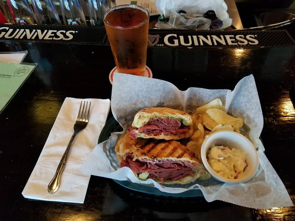 Holloways Irish Pub | restaurant | 6909 SW 18th St, Boca Raton, FL 33433, USA | 5616202318 OR +1 561-620-2318