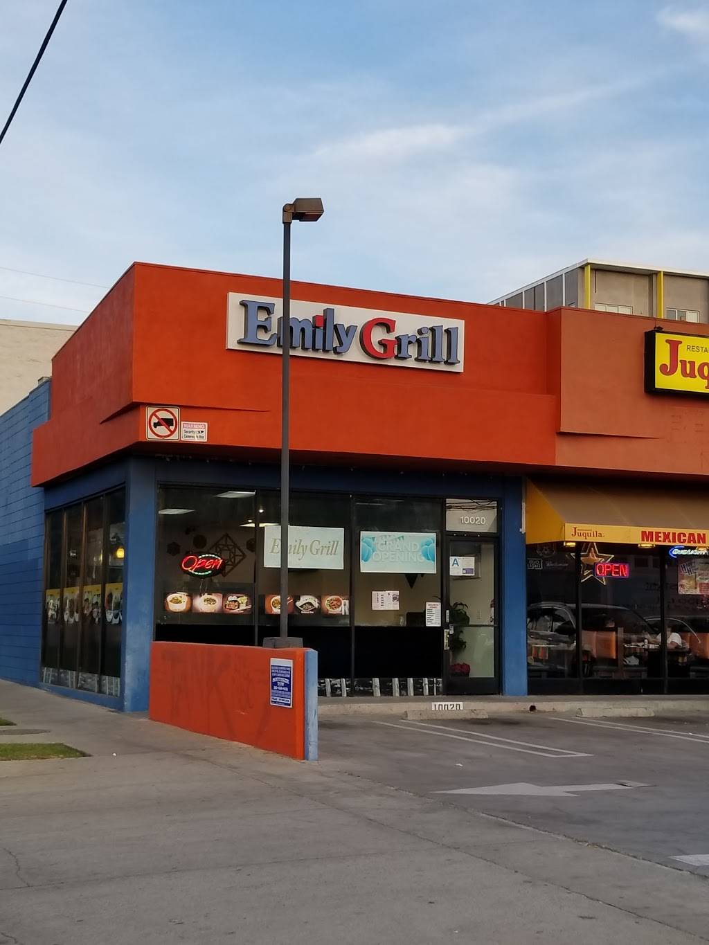 Emily Grill | restaurant | 10020 Venice Blvd, Culver City, CA 90232, USA | 3102027770 OR +1 310-202-7770